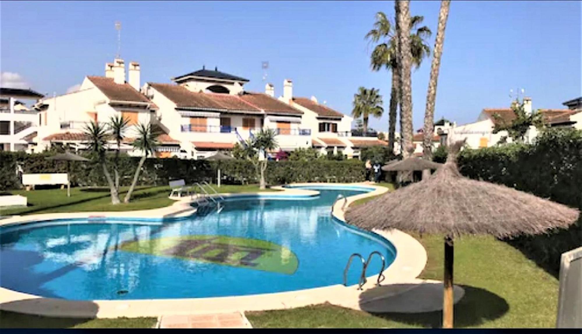 Adosado En Riomar-3, Urbanizacion Residencial Privada *
